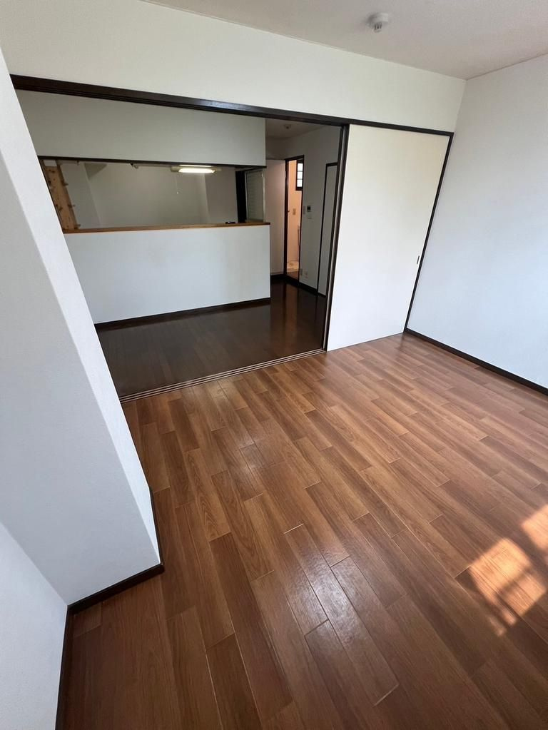 ラ・パレス桜川の居間・リビング