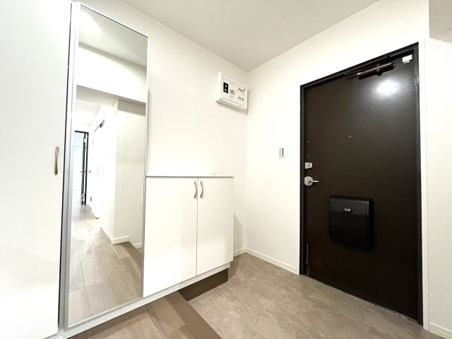 チサンマンション小笹の玄関|シューズボックス付きなので付きなので玄関をきれいに保てます☆靴が多い方も収納場所には困りません☆