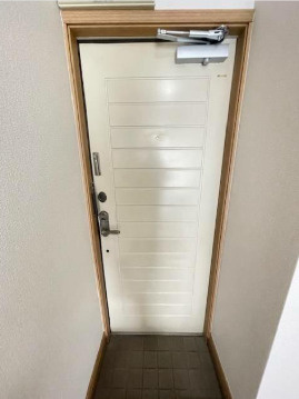 ハイムまことB棟の玄関