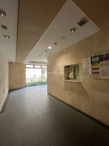 willDo松屋町のロビー|落ち着いたロビーです