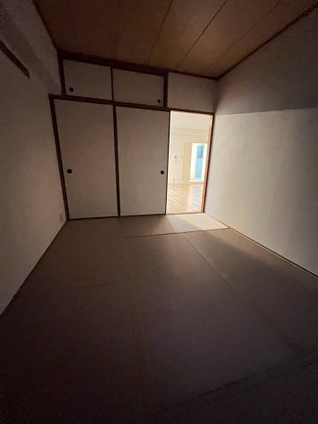 ロイヤル西宮北口の居間・リビング