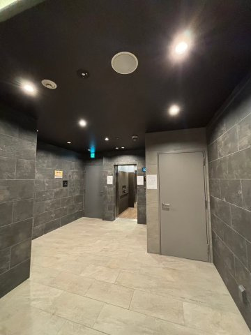 AFFLUENCE難波EASTのロビー