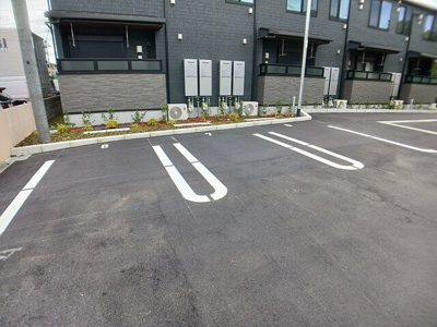 【駐車場】 | ポンテリブロＫ・Ⅰ | 車をお持ちの方に嬉しい駐車場付きの物件です