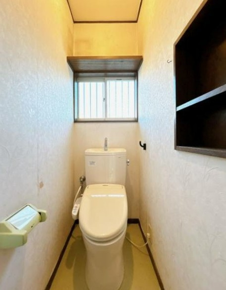 【中古】日高市下鹿山中古住宅のトイレ|シンプルなトイレスペースです♪