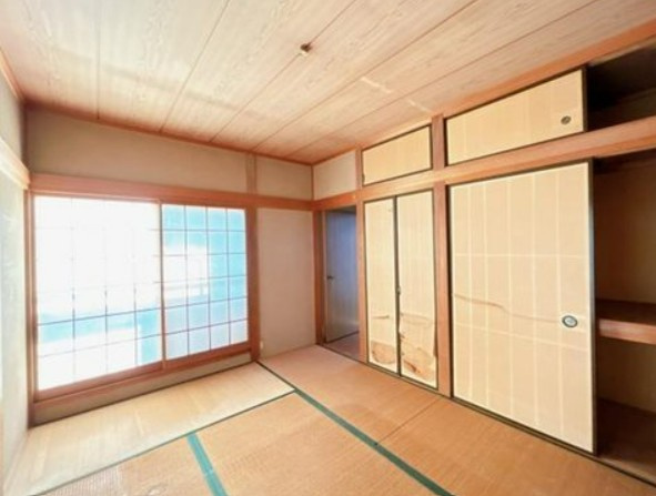 【中古】日高市下鹿山中古住宅の和室|2F 6帖和室です！