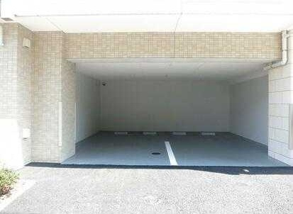 ラポール両国の駐車場