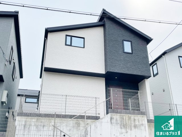 29日(土)30日(日)現地ご見学可能！　神戸市北区山の街　新築一戸建ての外観|安心の10年保証！外観を美しく保ち、雨水で汚れを落とします！気になることがありましたら、お気軽にお問い合わせください！