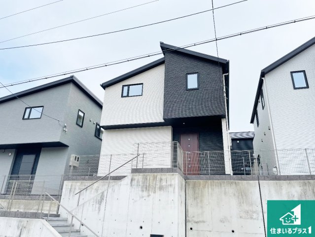 29日(土)30日(日)現地ご見学可能！　神戸市北区山の街　新築一戸建ての外観|安心の10年保証！外観を美しく保ち、雨水で汚れを落とします！気になることがありましたら、お気軽にお問い合わせください！