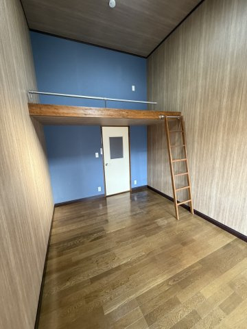 【 貸主 】パレス西戸部の洋室