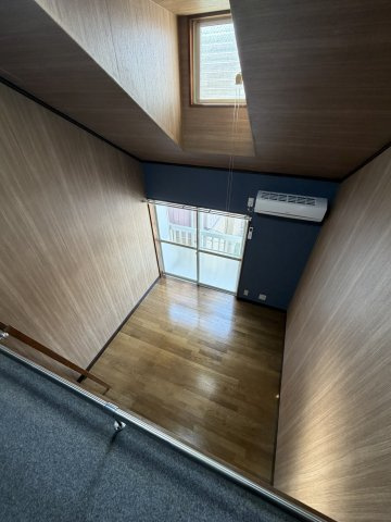 【 貸主 】パレス西戸部の洋室