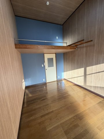 【 貸主 】パレス西戸部の洋室