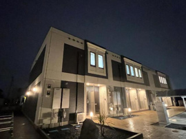 外観写真（夜）