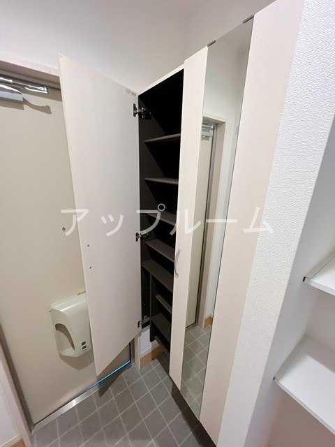 ブランドール勝川の浴室