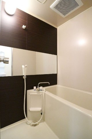 シャルール相模の浴室