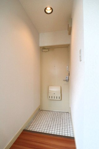 シャルール相模の玄関