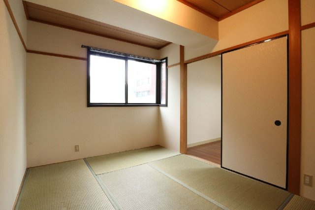 シャルール相模の和室