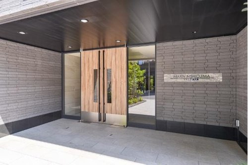 マキシヴ西大島のエントランス