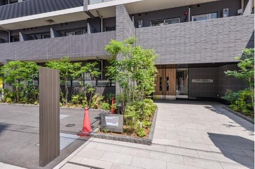 マキシヴ西大島のエントランス