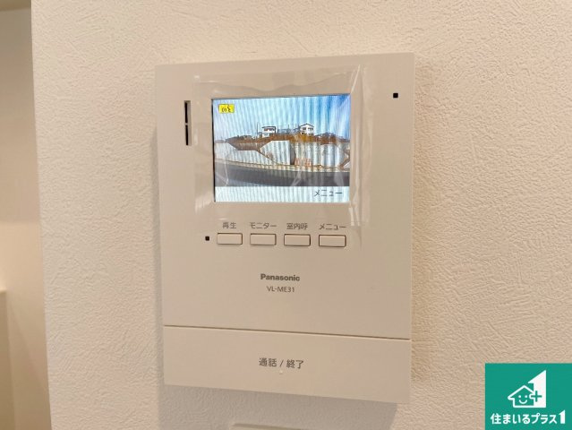 神戸市北区山の街　新築一戸建ての防犯設備|カラーモニターインターホン！声だけでなく来訪者の姿や顔がモニターで確認できるので、小さなお子様がいらっしゃるご家庭でも安心できます！
