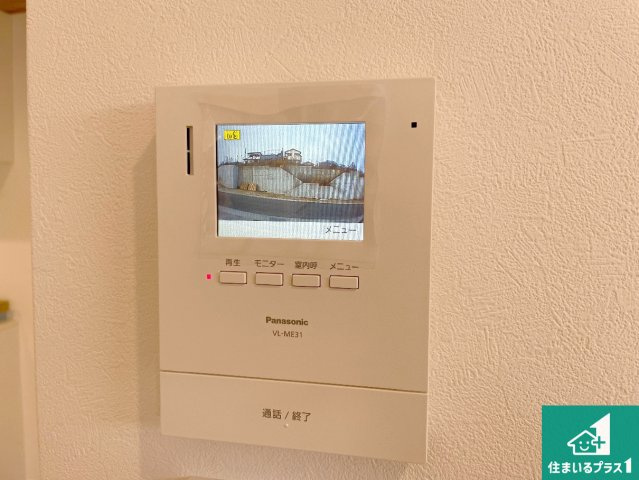 神戸市北区山の街　新築一戸建ての防犯設備|カラーモニターインターホン！声だけでなく来訪者の姿や顔がモニターで確認できるので、小さなお子様がいらっしゃるご家庭でも安心できます！