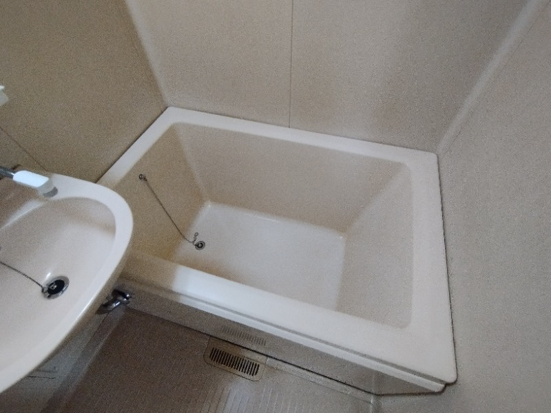 ヴィラ百々の浴室|別部屋イメージ