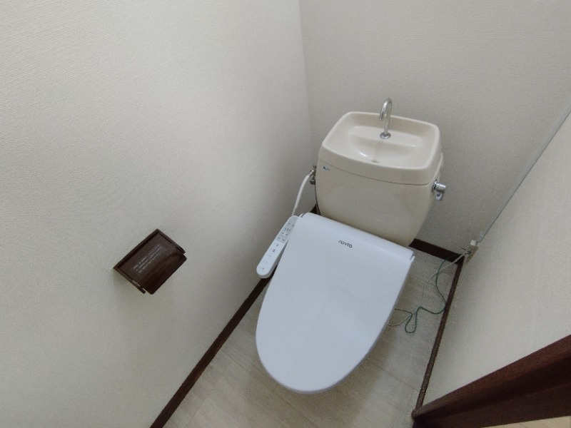 ヴィラ百々のトイレ|別部屋イメージ