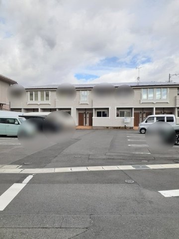 シュ　シュの駐車場