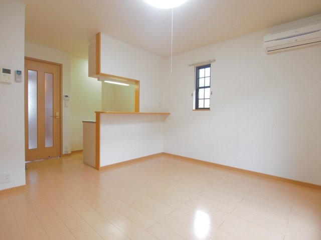 【居間・リビング】 | ランドコア木屋瀬 | ゆったり過ごせる居間です