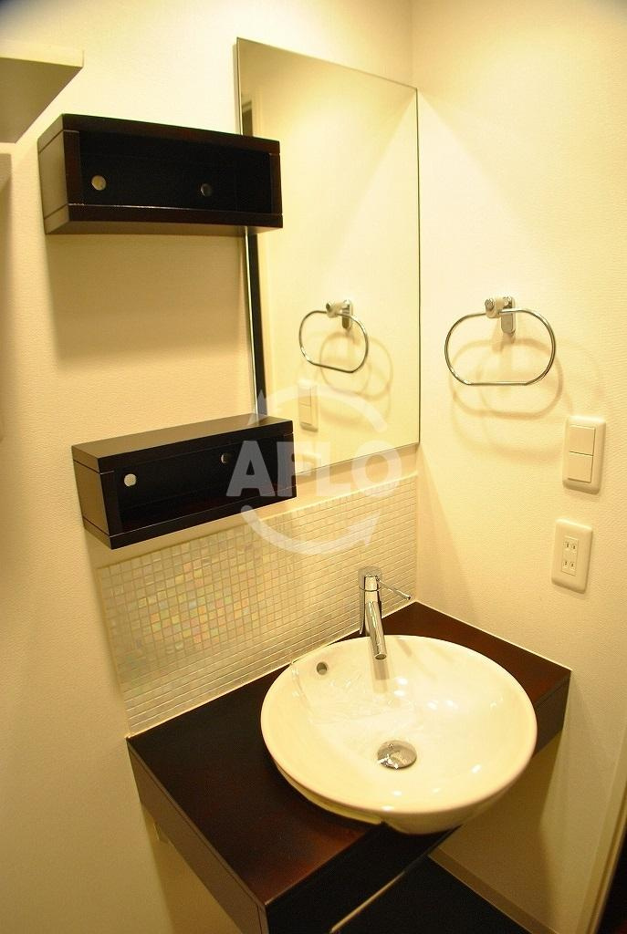 グランプラス谷町の独立洗面台|グランプラス谷町　おしゃれな洗面台