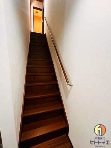 GRAND GRAGEの内装|階段です