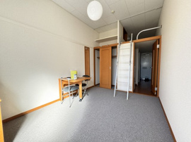 こちらのリビングで趣味の時間をお楽しみください