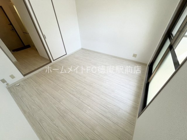 大阪市鶴見区鶴見４丁目の賃貸マンションの洋室