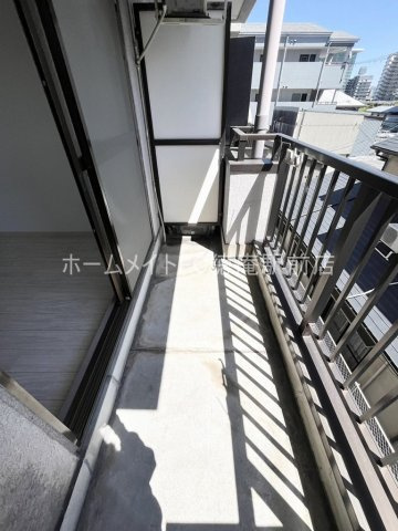 大阪市鶴見区鶴見４丁目の賃貸マンションのバルコニー