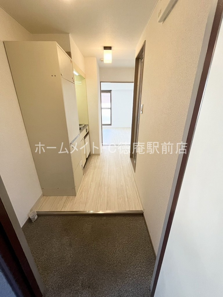 大阪市鶴見区鶴見４丁目の賃貸マンションの玄関