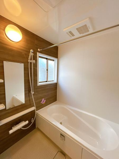 【浴室】 | 仲介手数料無料！厚狭小学校に通えるリフォーム済み中古住宅　山陽小野田市山川 | コンパクトで使いやすいお風呂です
