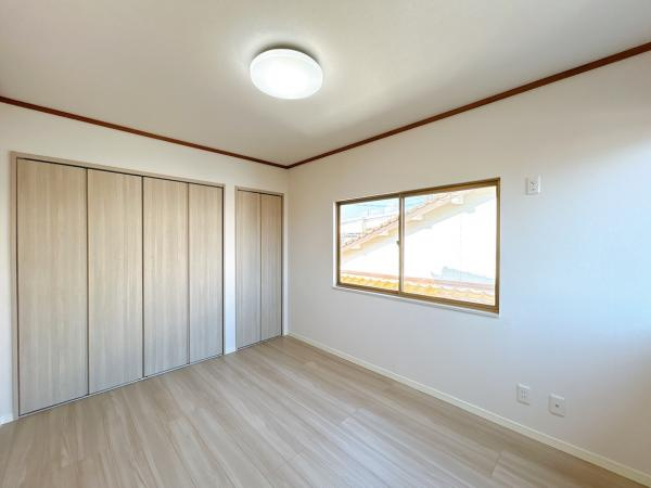 【洋室】 | 仲介手数料無料！厚狭小学校に通えるリフォーム済み中古住宅　山陽小野田市山川 | 洋室です