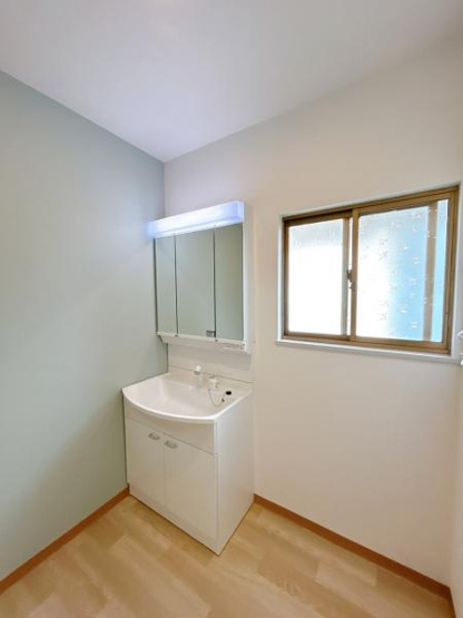 【洗面所】 | 仲介手数料無料！厚狭小学校に通えるリフォーム済み中古住宅　山陽小野田市山川 | スペースが確保できる洗面所です