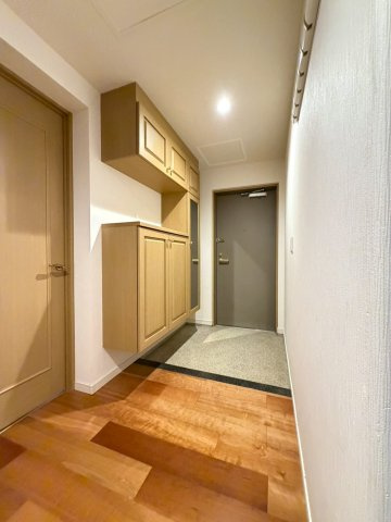 ヴェルビュ天神山公園の玄関