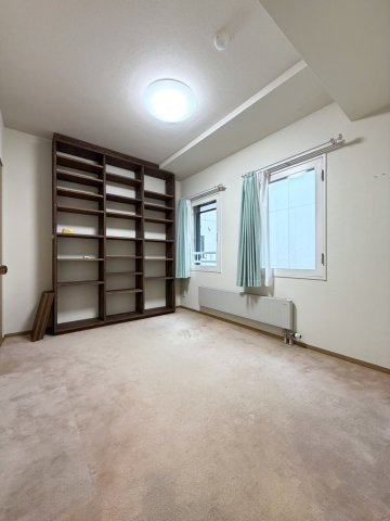 ヴェルビュ天神山公園の洋室