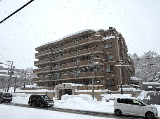 ヴェルビュ天神山公園の外観