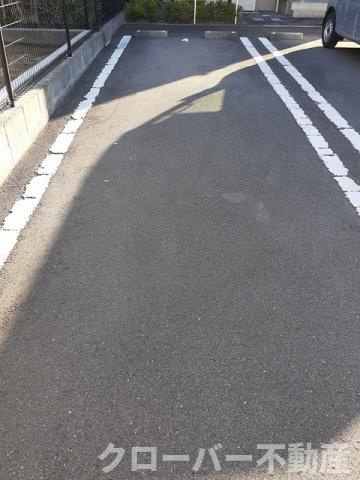 フロンティアⅡの駐車場