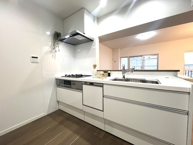 チサンマンション小笹のキッチン|食洗器付きのキッチン♪
日々使うものだからからこその、こだわりの設備にしております☆
