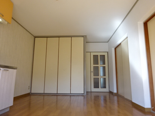 メゾン大津和の居間・リビング