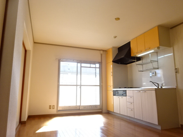 メゾン大津和の居間・リビング