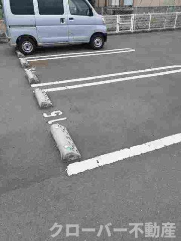 ルナ　イ　ソルＡの駐車場