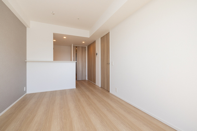 ＲＪＲプレシア東十条ガーデンの居間・リビング|※写真は同タイプ住戸（反転タイプ）です。