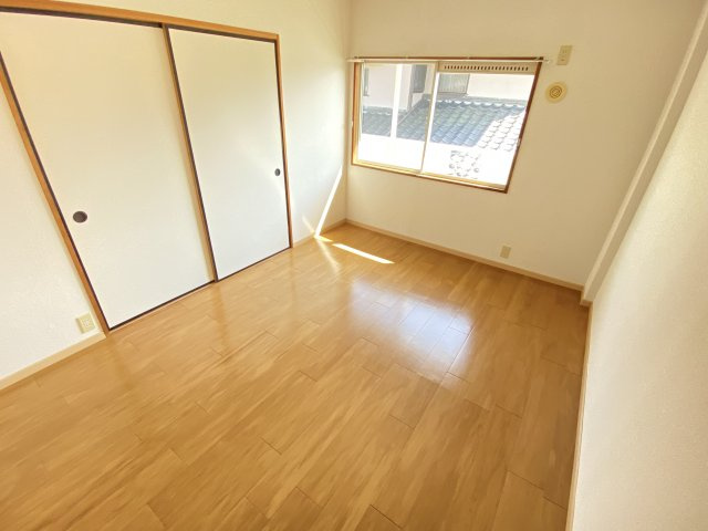 【寝室】