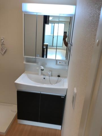 加古川市加古川町稲屋のアパートの洗面所|洗髪洗面化粧台