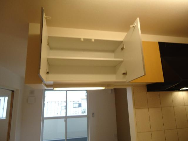 加古川市尾上町安田のアパートのその他|吊り戸棚