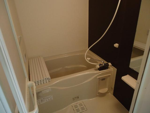 加古川市尾上町安田のアパートの浴室|バス